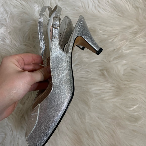 Vintage Hush Puppies heels 80s silver metallic peep toe slingback Size 7 M - Picture 3 of 11